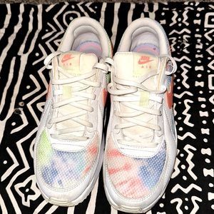 Nike air max women size 8.5 white and colorful